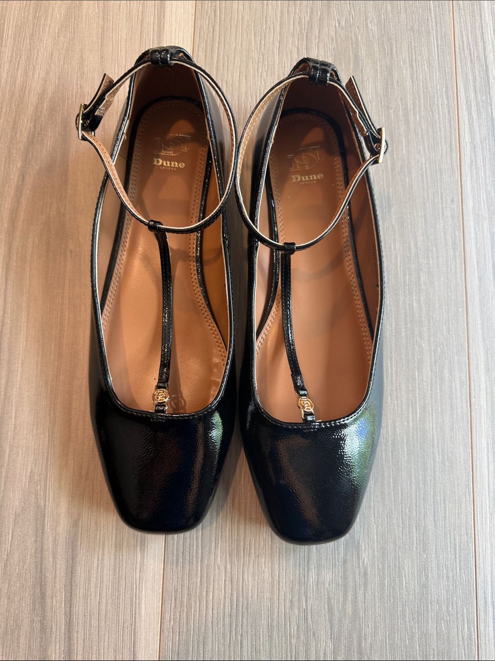 Dune London Women's Black Patent T Strap Flats Size 40 (10 US )
